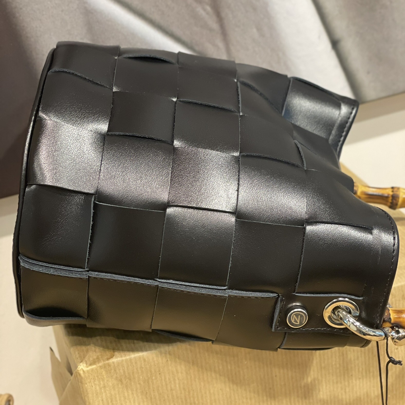 Borsa Mini-Sac Pelle Semi Opaca Intrecciata a Mano NERO - immagine 4